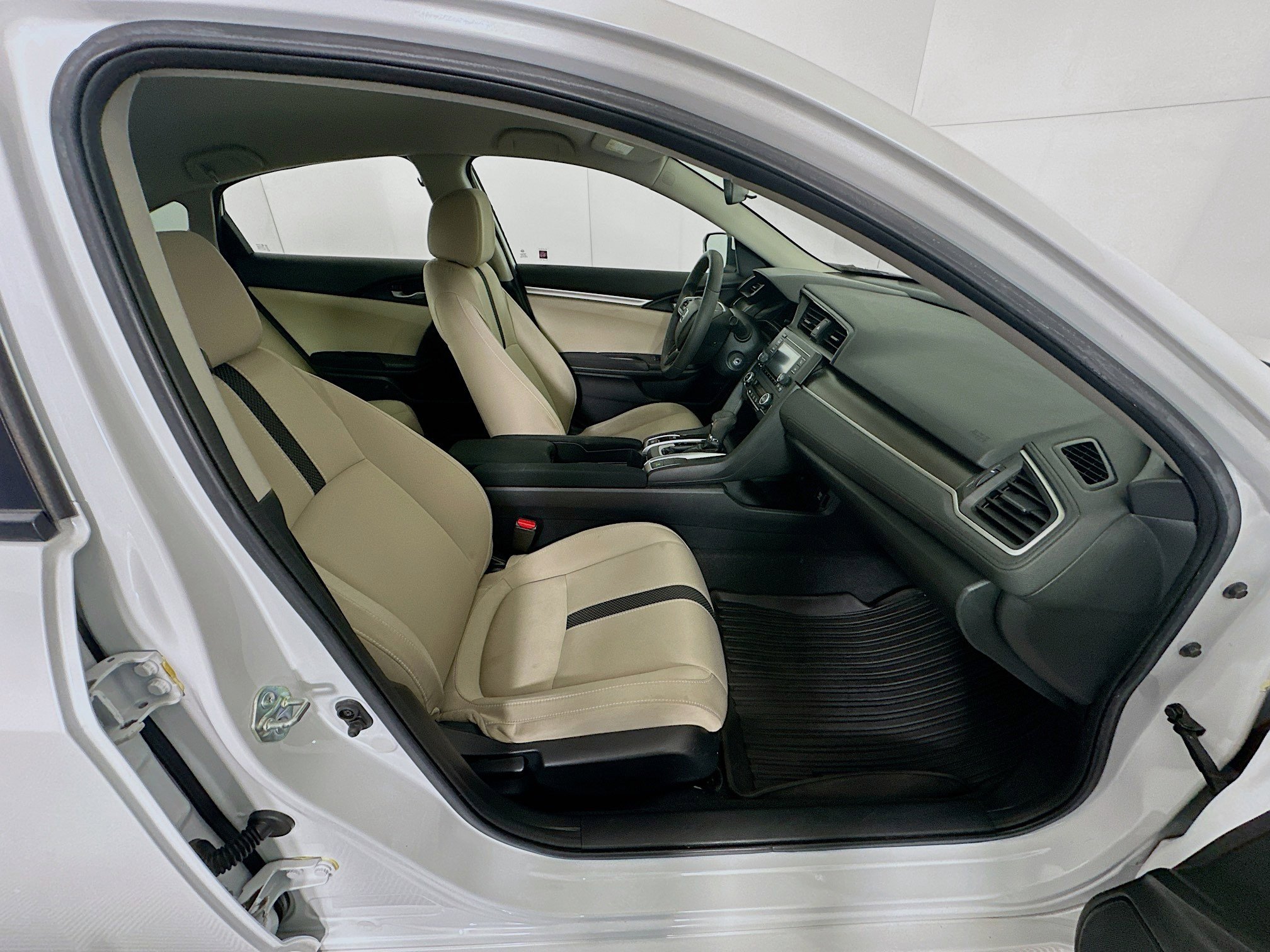 Used 2020 Honda Civic LX image 28