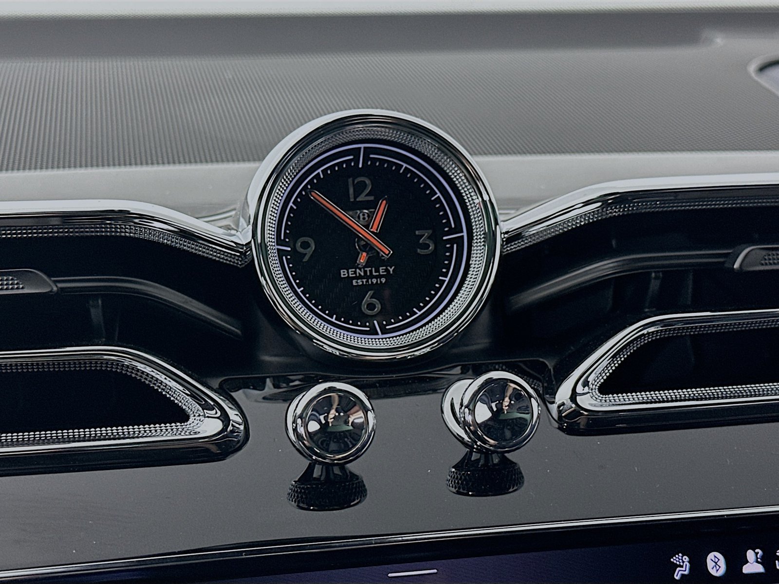 New 2026 Bentley Bentayga Extended Wheelbase AWD/4WD image 64