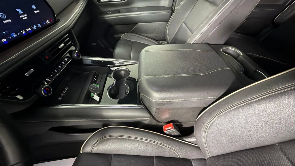 Certified 2025 Chevrolet Suburban Premier AWD/4WD image 26