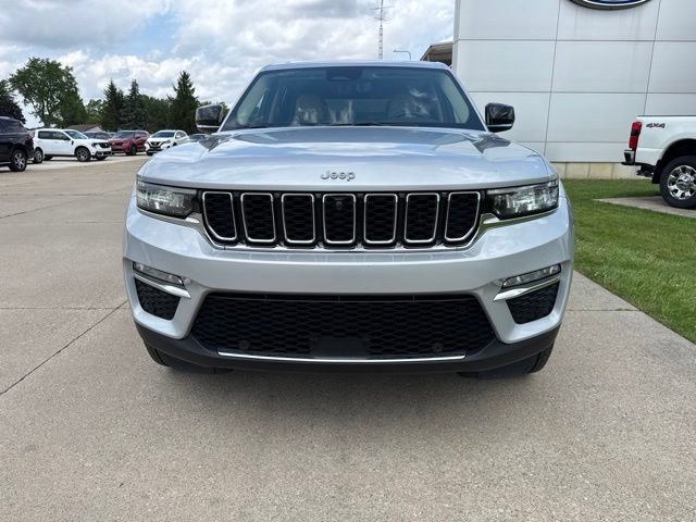 Used 2022 Jeep Grand Cherokee Limited w/ Luxury Tech Group II AWD/4WD image 2