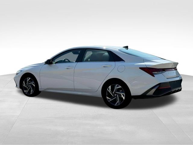 New 2025 Hyundai Elantra Limited image 4