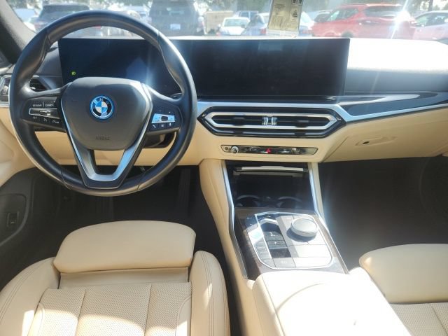 Used 2023 BMW i4 eDrive35 RWD image 7