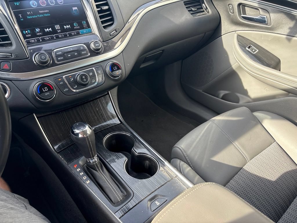 Used 2018 Chevrolet Impala LT FWD image 21