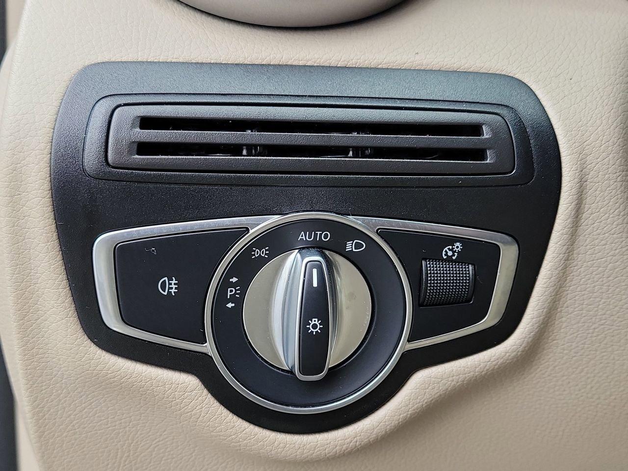 Certified 2022 Mercedes-Benz GLC 300 image 27