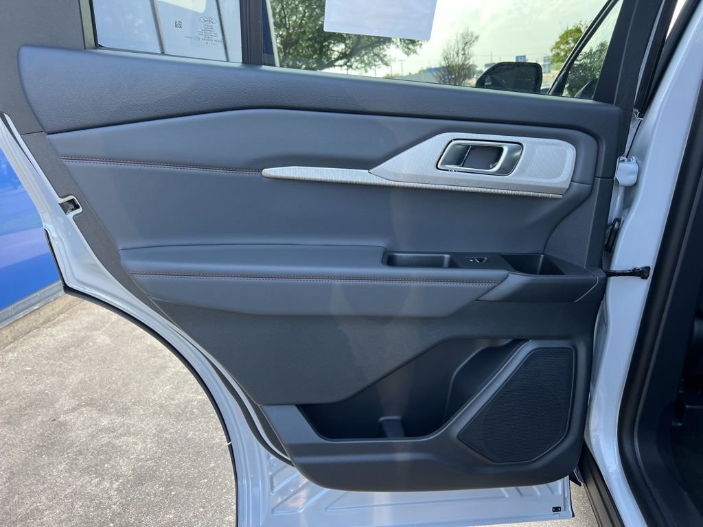 New 2026 Ford Explorer Active RWD image 12
