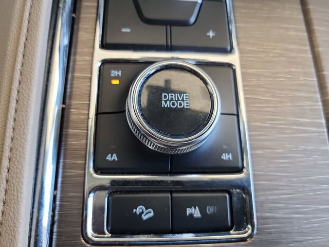Used 2024 Ford Expedition Limited image 27