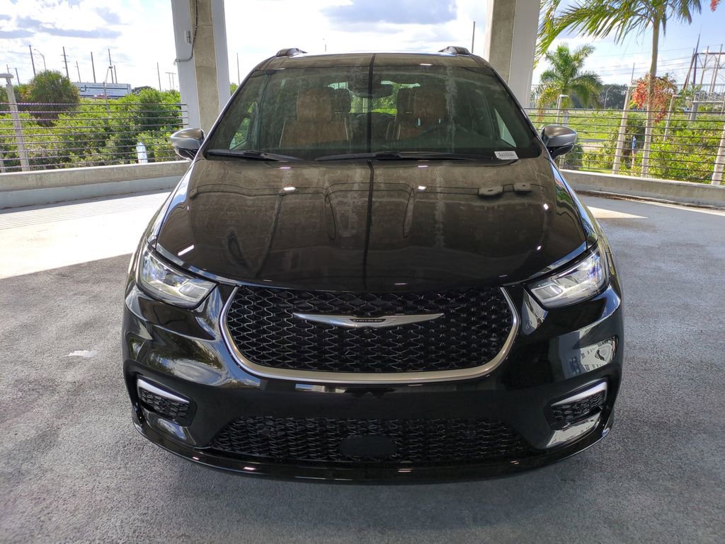 New 2026 Chrysler Pacifica Pinnacle w/ Trailer Tow Group image 3