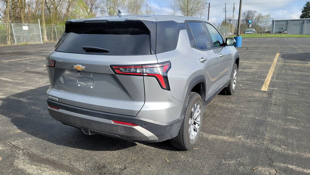 Used 2026 Chevrolet Equinox LT FWD image 6