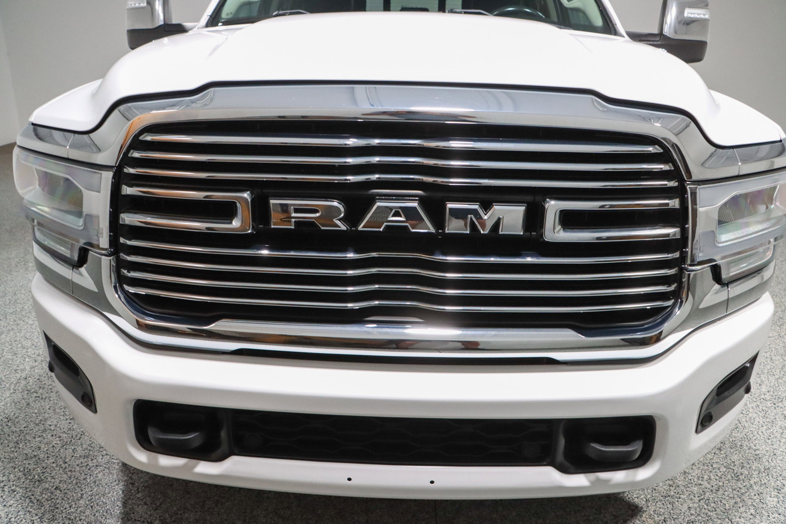 Used 2023 RAM 3500 Laramie AWD/4WD image 4