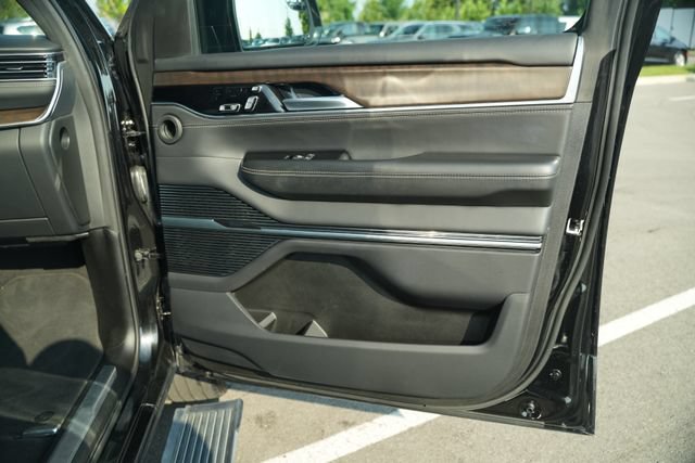 Used 2023 Jeep Grand Wagoneer Series II AWD/4WD image 22