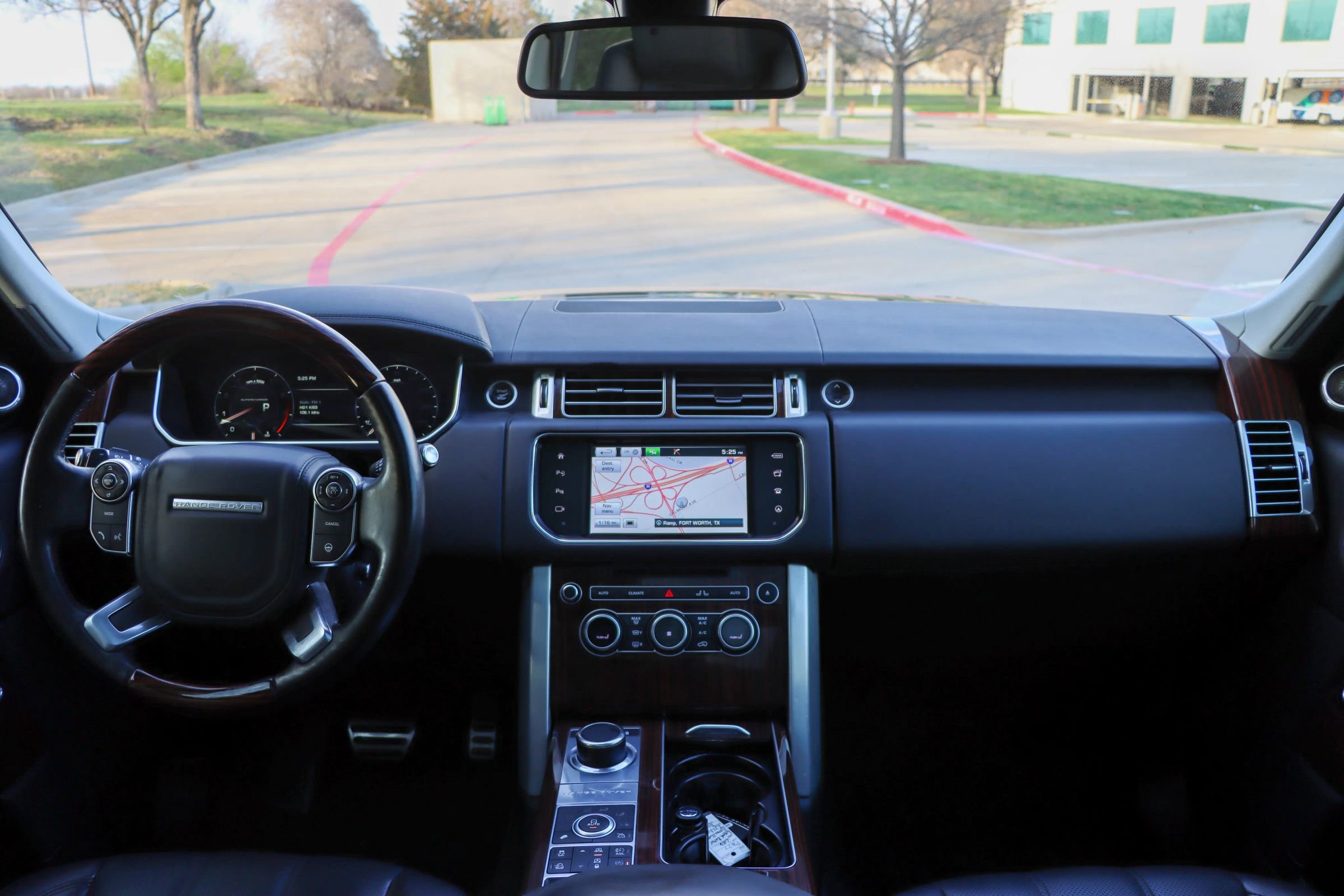 Used 2016 Land Rover Range Rover Supercharged image 26