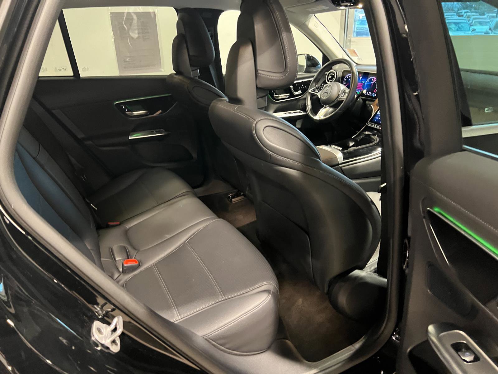 Used 2025 Mercedes-Benz GLC 350e 4MATIC image 39