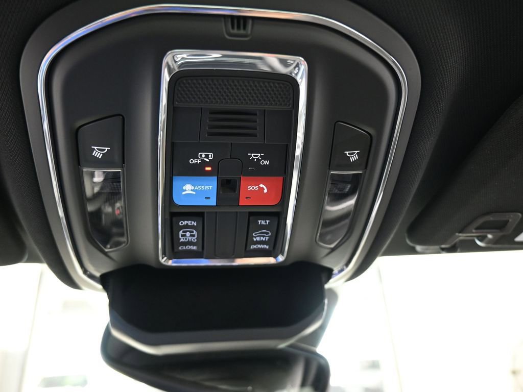 Used 2024 Jeep Grand Cherokee L Laredo image 28