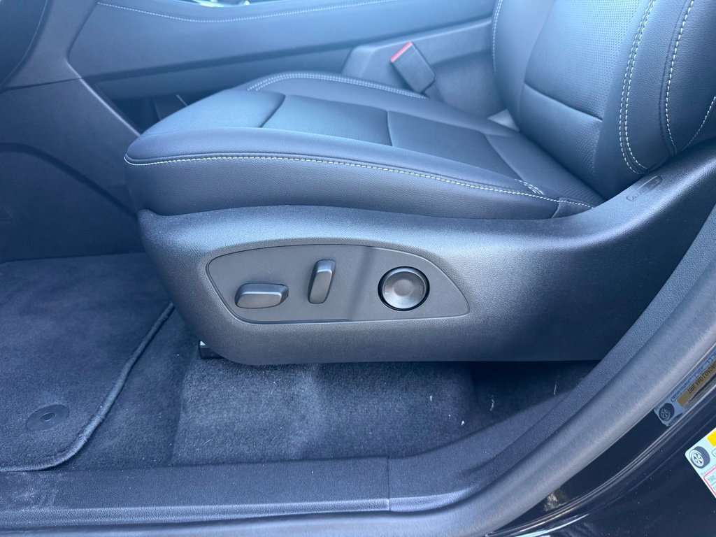 New 2027 Chevrolet Traverse LT w/ Midnight/Sport Edition FWD image 26