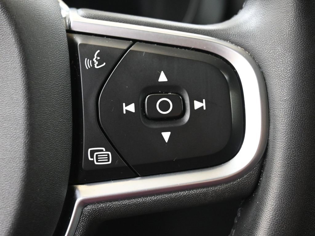 Certified 2023 Volvo XC60 B5 Core image 25