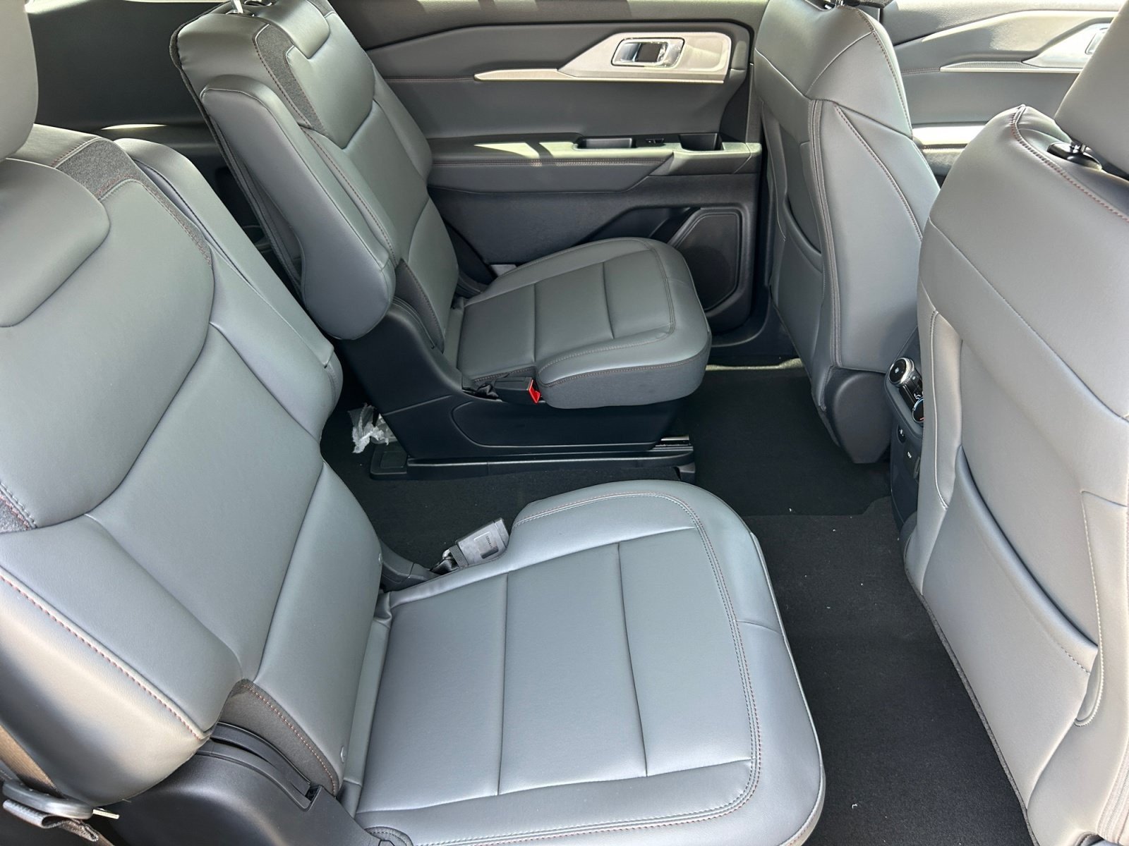 New 2026 Ford Explorer Active w/ Active Comfort Package RWD image 18