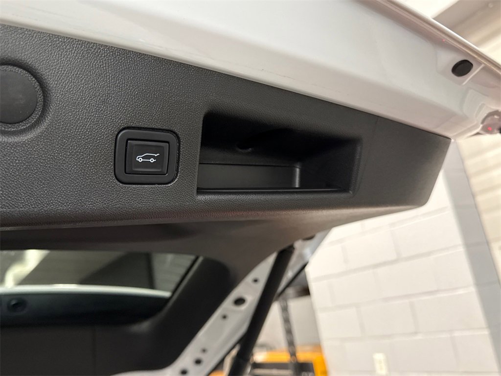 Used 2022 Chevrolet Equinox Premier image 13