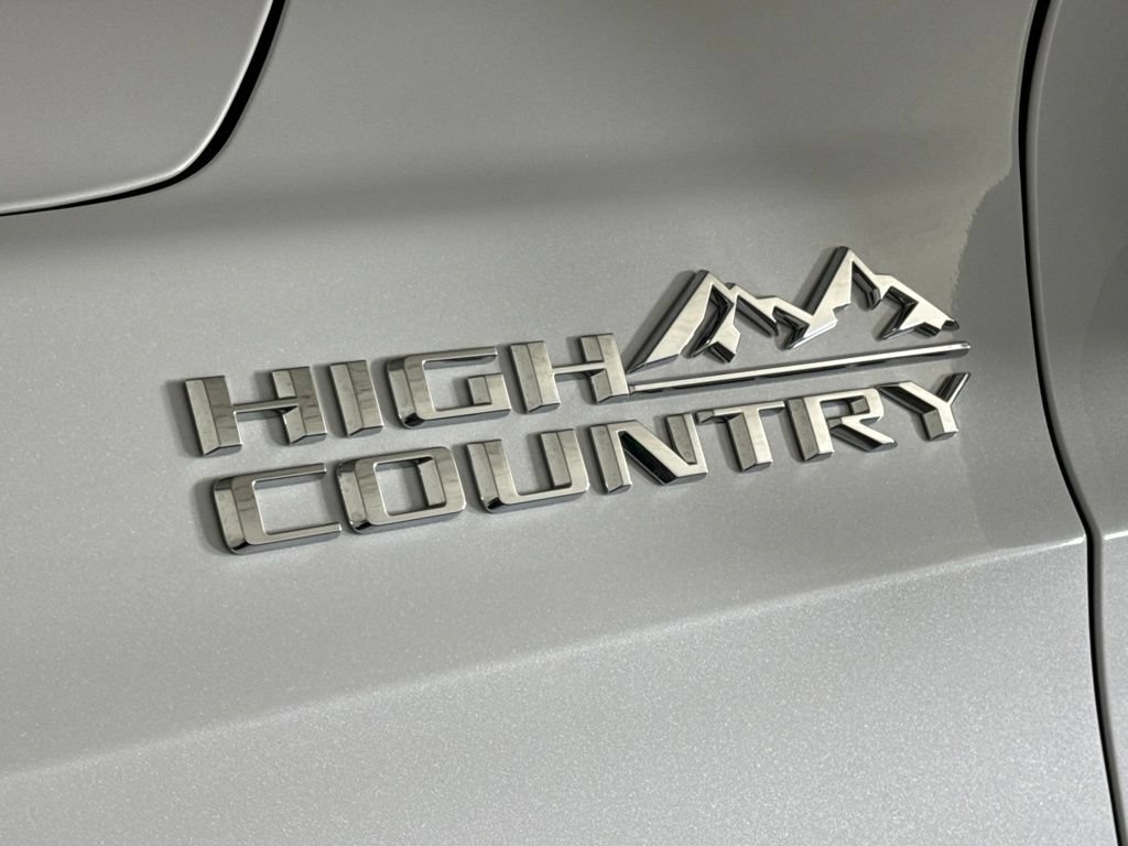 Certified 2026 Chevrolet Suburban High Country AWD/4WD image 20