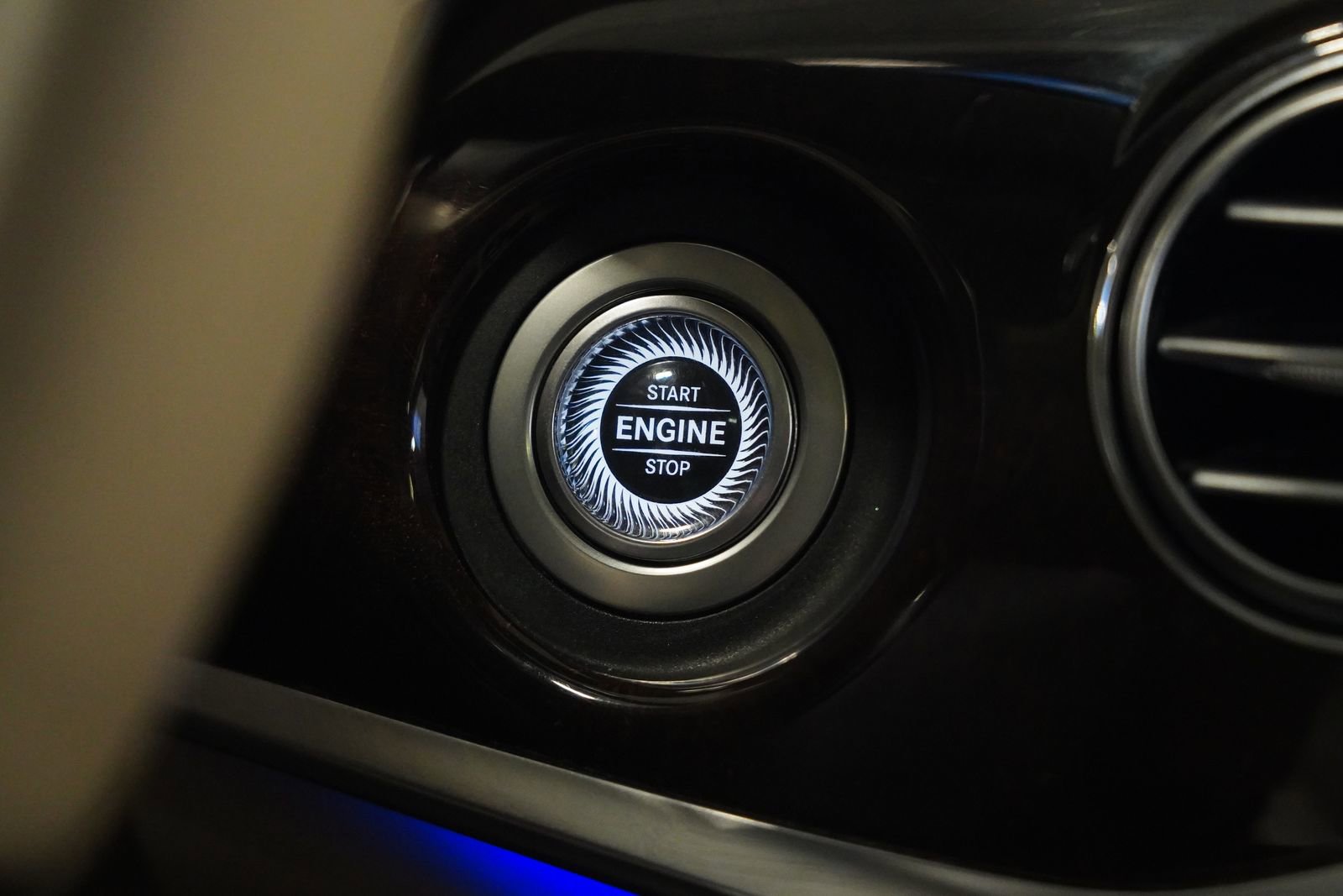 Certified 2020 Mercedes-Benz S 560 4MATIC Sedan image 26