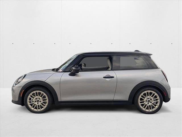 Used 2025 MINI Cooper 2-Door Hardtop image 5