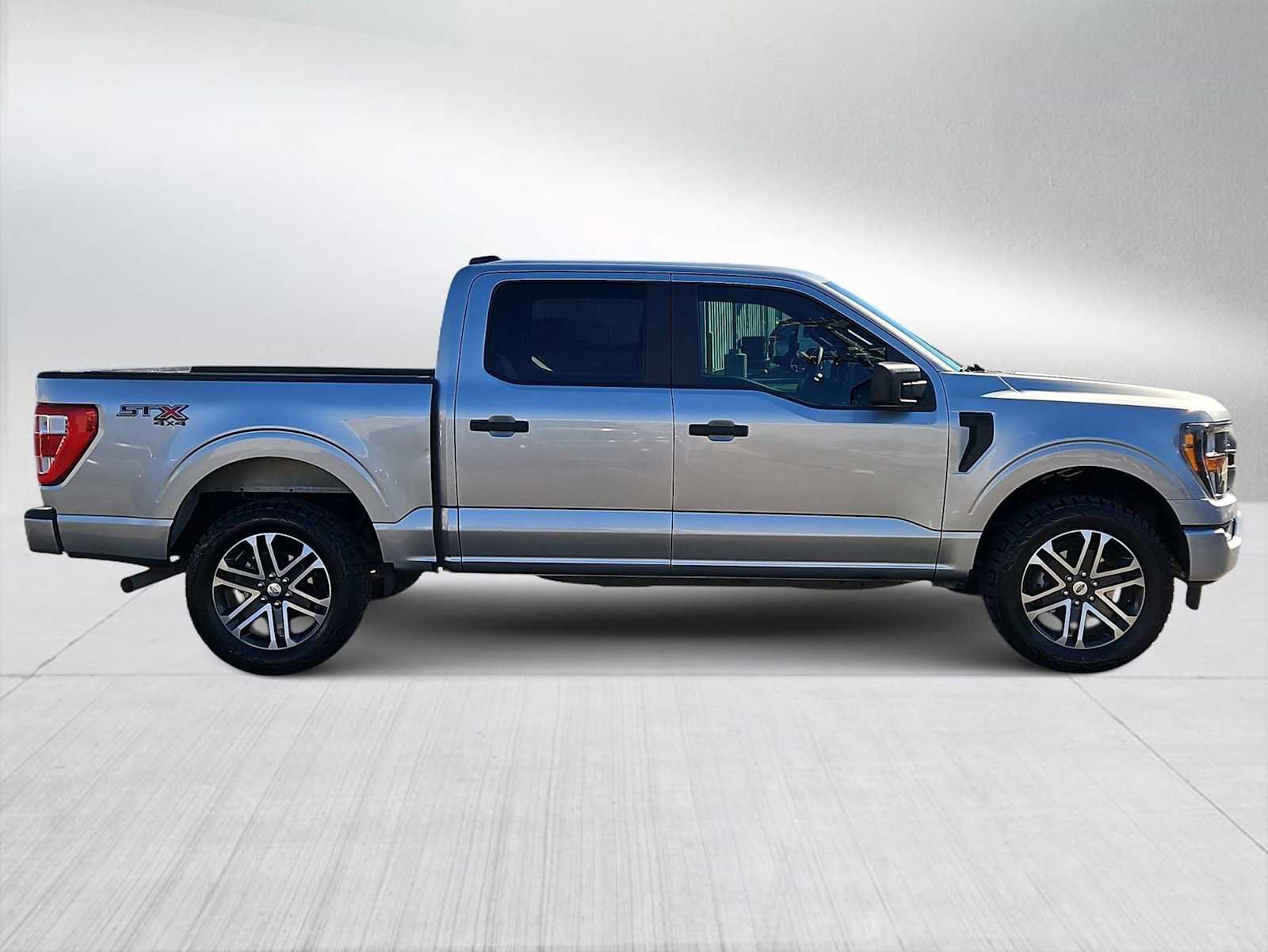 Used 2023 Ford F150 XL w/ STX Appearance Package image 9