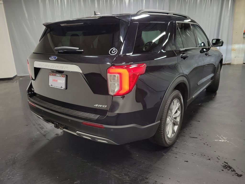 Used 2024 Ford Explorer XLT w/ Equipment Group 202A AWD/4WD image 8