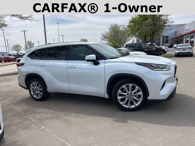 Used 2023 Toyota Highlander Limited image 2