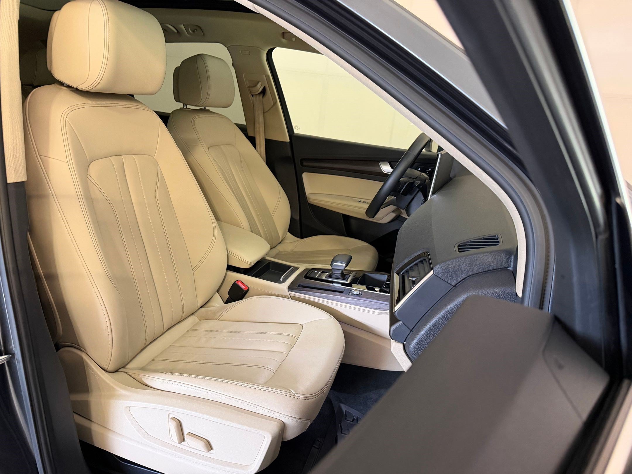 Certified 2022 Audi Q5 2.0T Premium Plus w/ Premium Plus Package AWD/4WD image 26