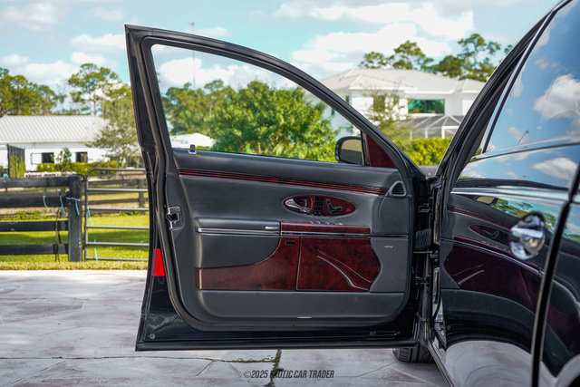 Used 2009 Maybach 62 RWD image 24