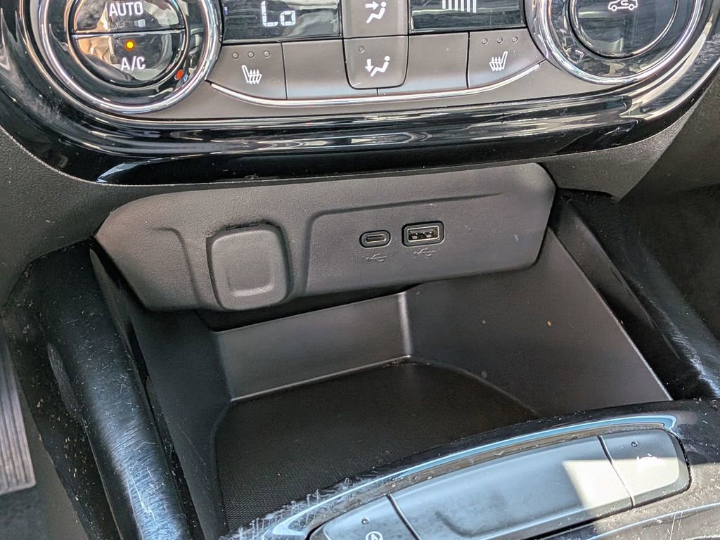 Used 2025 Chevrolet Trax LT w/ Driver Confidence Package FWD image 30