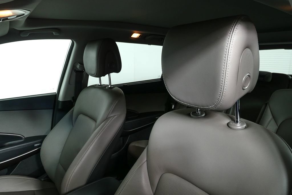 Used 2017 Hyundai Santa Fe Limited image 8