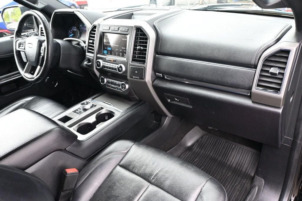Used 2019 Ford Expedition XLT w/ Equipment Group 202A RWD image 8