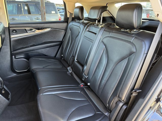 Used 2021 Lincoln Nautilus Reserve image 16