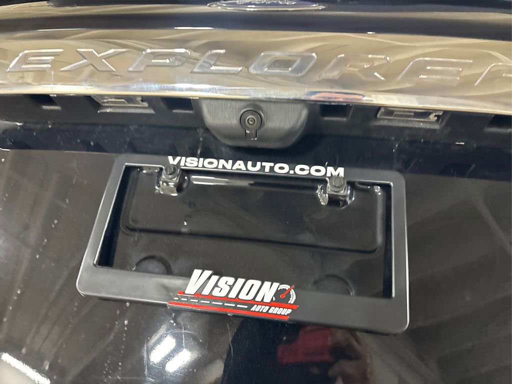 Used 2023 Ford Explorer XLT image 16