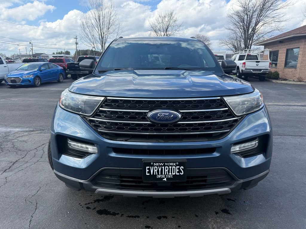 Used 2020 Ford Explorer XLT w/ Equipment Group 202A AWD/4WD image 2