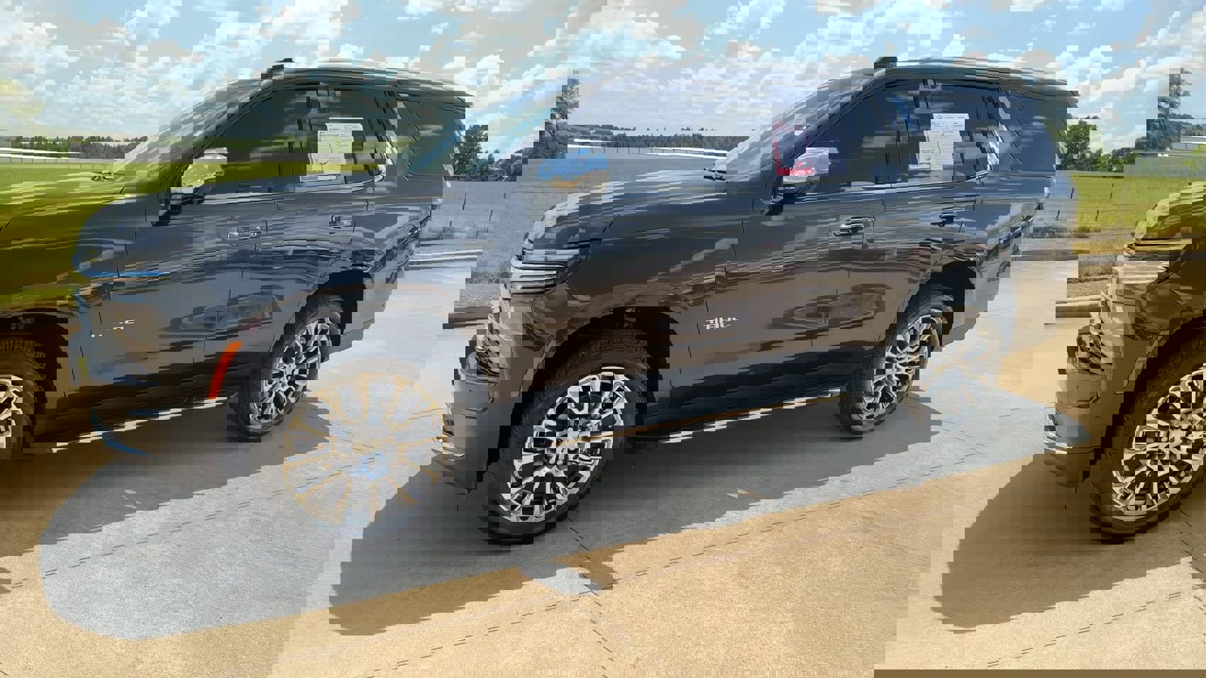 Used 2025 Chevrolet Tahoe Premier image 5