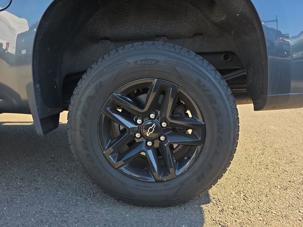 Used 2019 Chevrolet Silverado 1500 LT Trail Boss AWD/4WD image 12