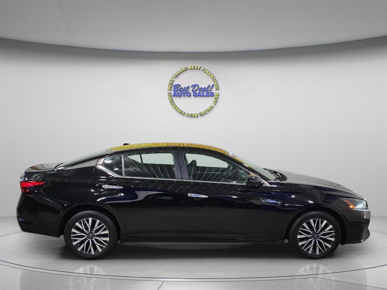 Used 2023 Nissan Altima 2.5 SV AWD/4WD image 6