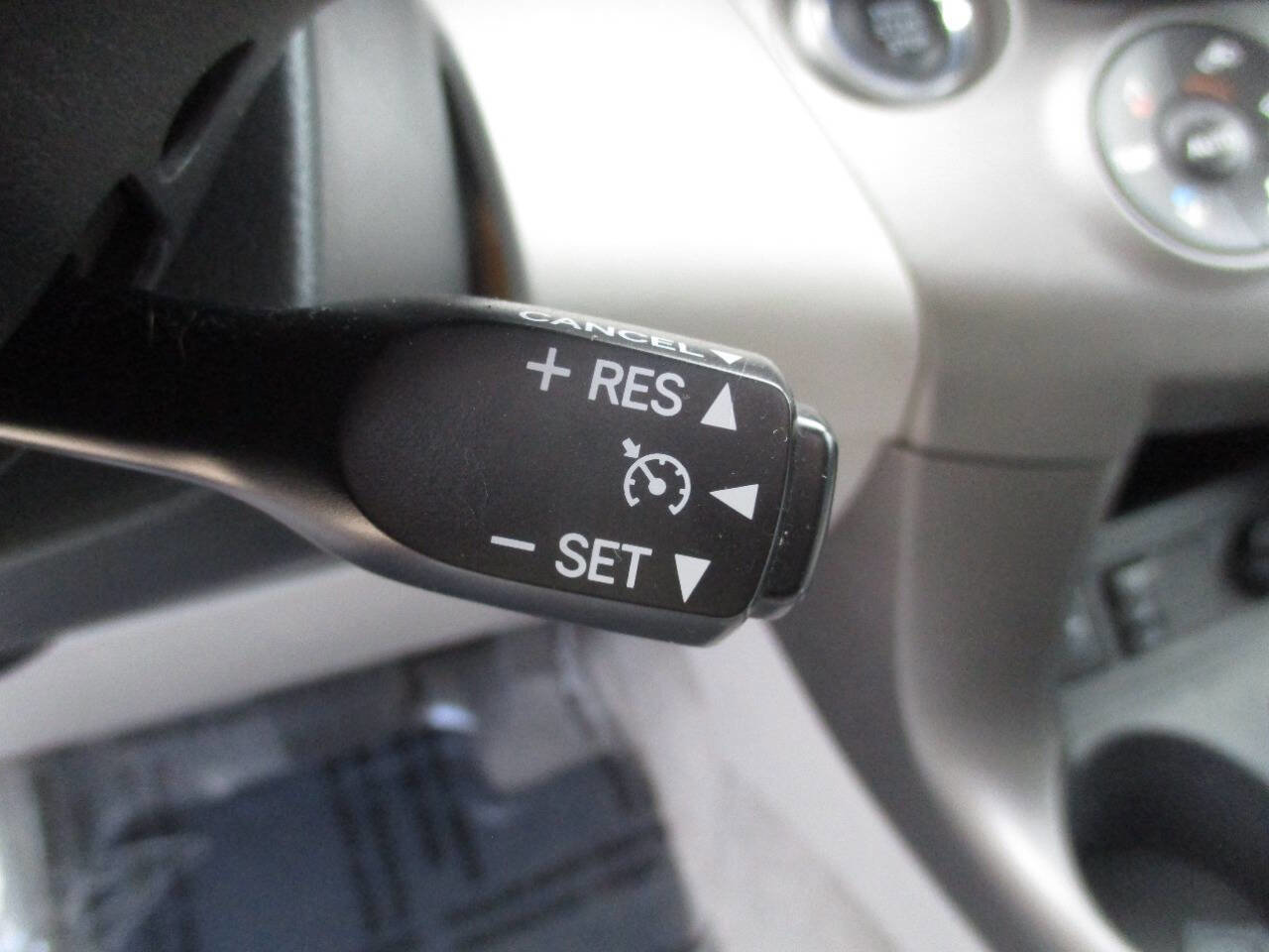 Used 2010 Toyota RAV4 Limited AWD/4WD image 17