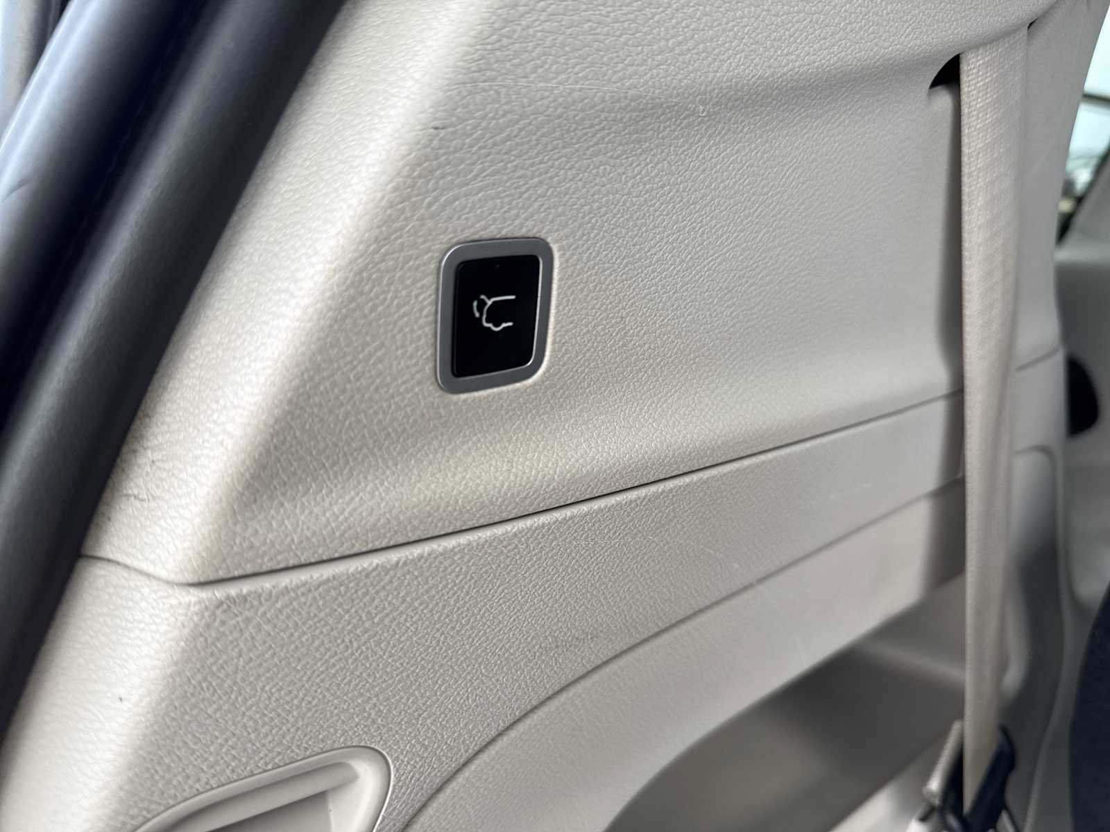 Used 2024 Chrysler Pacifica Touring-L FWD image 23