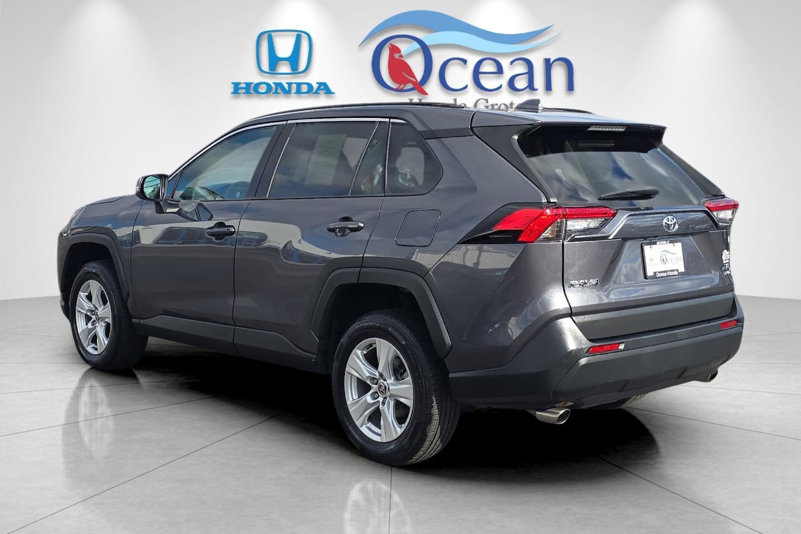 Used 2021 Toyota RAV4 XLE image 5