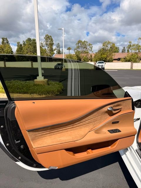 Used 2024 Lexus LC 500 Coupe w/ Dynamic Handling Package RWD image 10