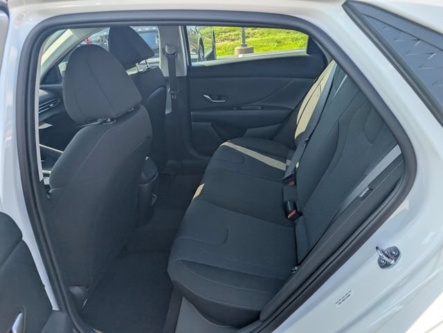 New 2026 Hyundai Elantra SE FWD image 10