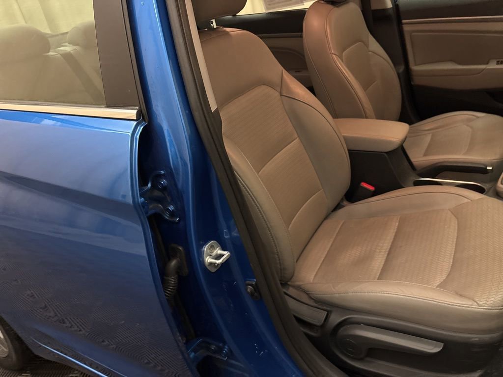 Used 2017 Hyundai Elantra Limited image 23