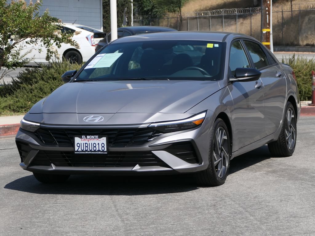 Certified 2025 Hyundai Elantra Sport w/ Cargo Package FWD image 7