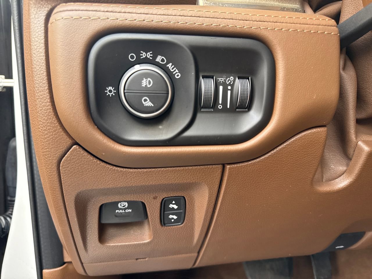 Used 2020 RAM 1500 Longhorn image 17