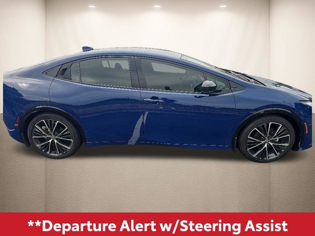 Used 2024 Toyota Prius XLE FWD image 5