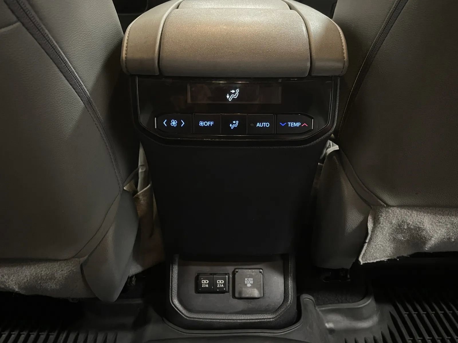 Used 2020 Toyota Highlander Limited image 30