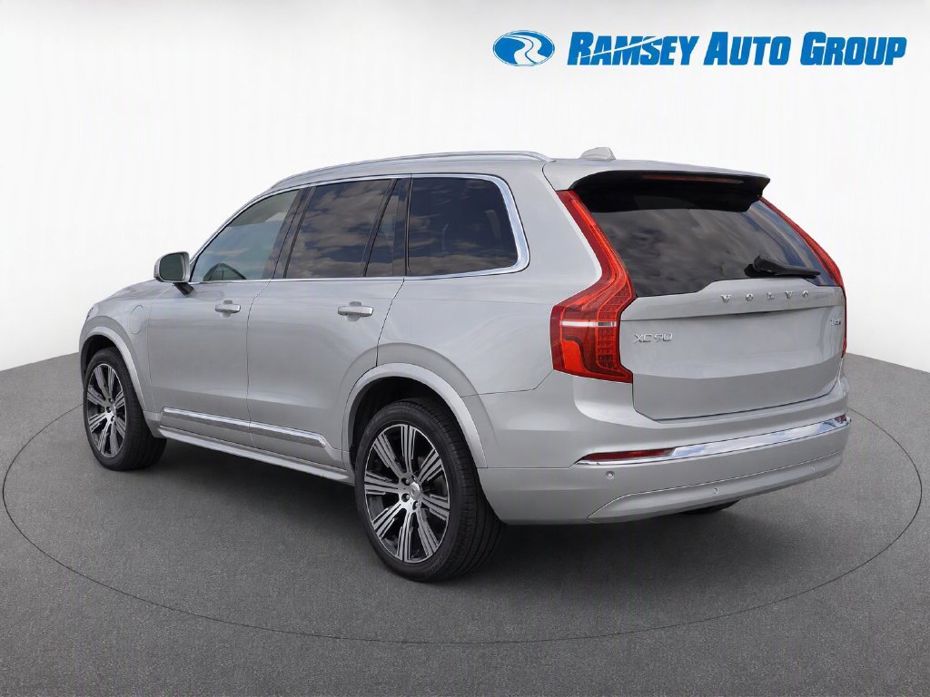Certified 2025 Volvo XC90 T8 Plus AWD/4WD image 3