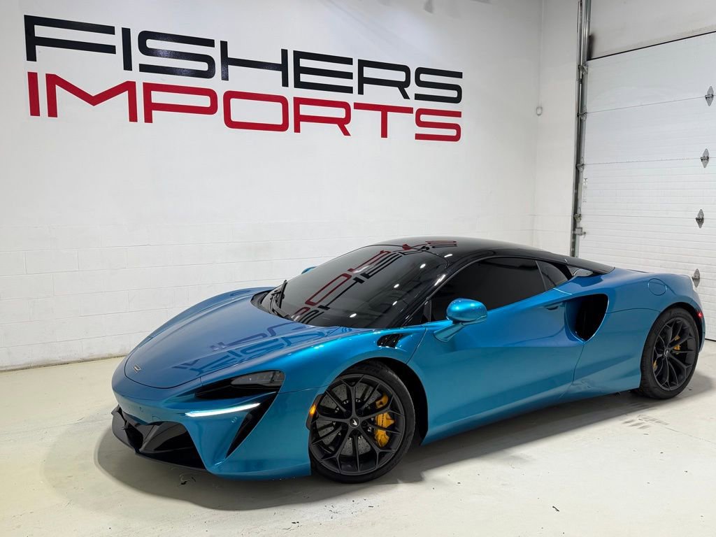 Used 2023 McLaren Artura image 12